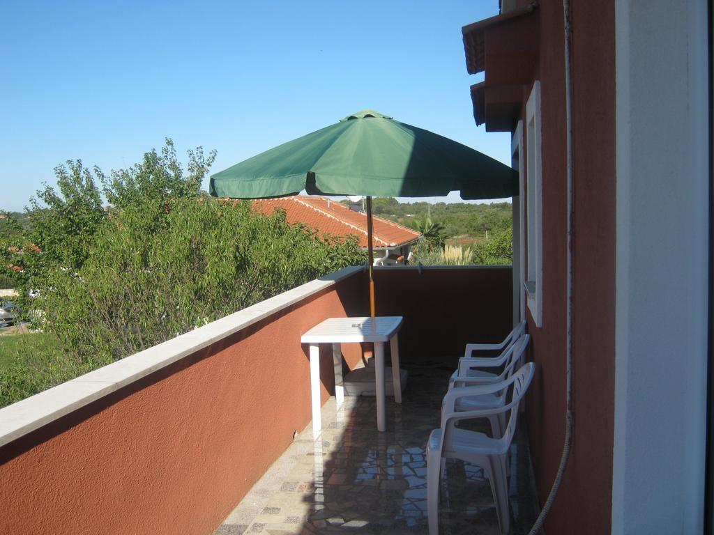 Apartman Perci Vrh Tar-Vabriga Exterior foto